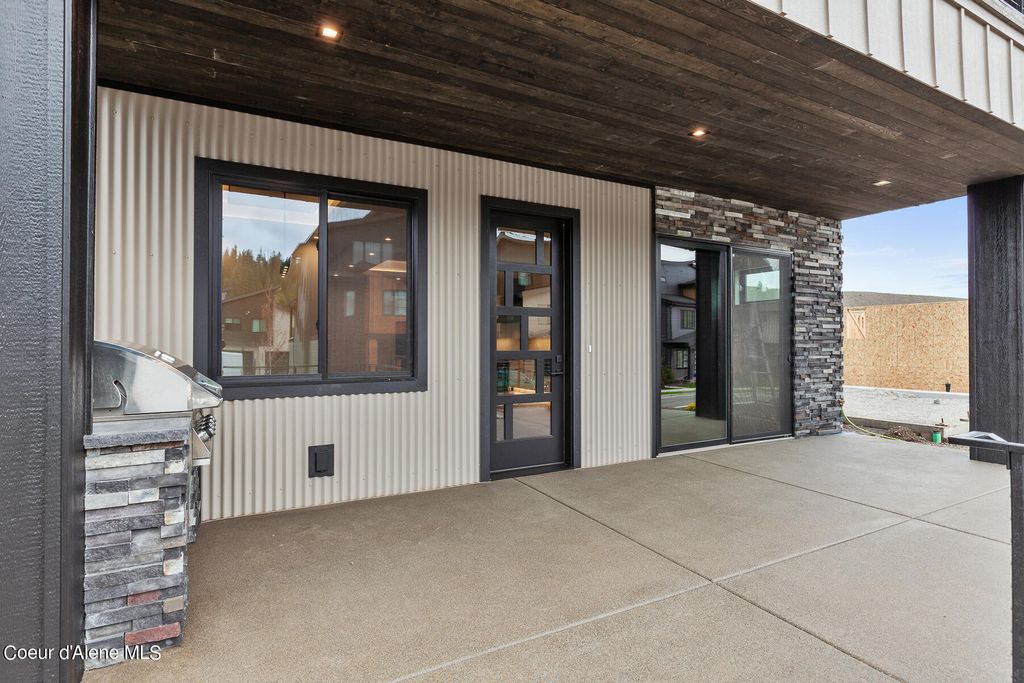 Photo of 2881 Lumber Ln, Coeur dAlene, ID 83814 (MLS # 25-10751)