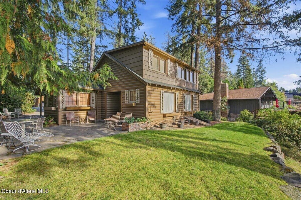 Photo of 10716 LAKEVIEW DR, Hayden Lake, ID 83835 (MLS # 26-10199)