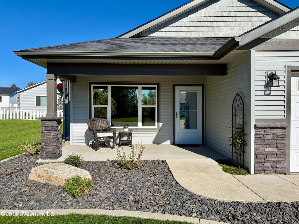 Photo of 8493 Retirewood Ct, Hayden, ID 83835 (MLS # 26-4035)