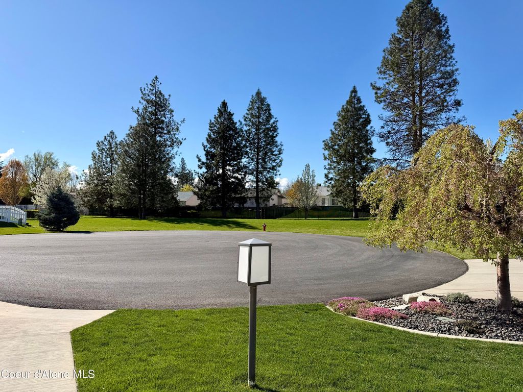 Photo of 8493 Retirewood Ct, Hayden, ID 83835 (MLS # 26-4035)