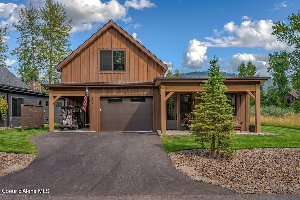 Photo of 107 Oxbow Rd, Sandpoint, ID 83864 (MLS # 26-7121)