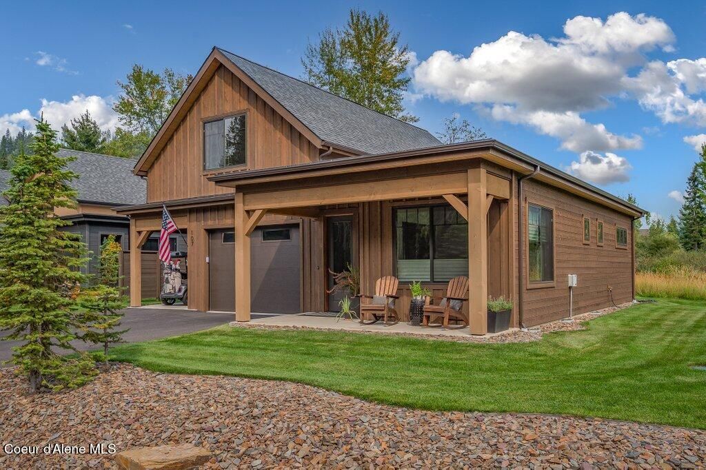 Photo of 107 Oxbow Rd, Sandpoint, ID 83864 (MLS # 26-7121)