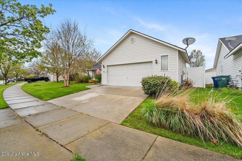 Photo of 4777 LEMONWOOD Ln, Post Falls, ID 83854 (MLS # 26-4234)