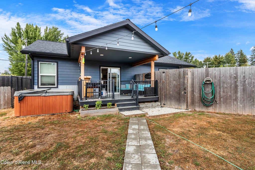 Photo of 110 Van Horn AVE, Sandpoint, ID 83864 (MLS # 26-9195)