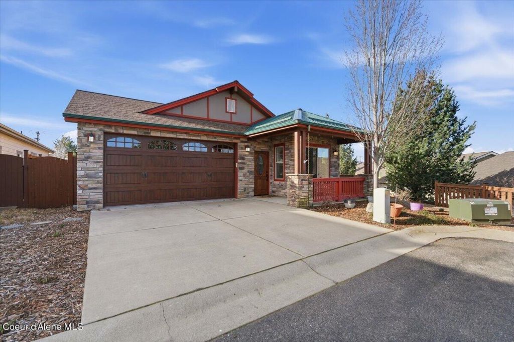 Photo of 962 Waterloo Ln, Coeur dAlene, ID 83815 (MLS # 26-2400)
