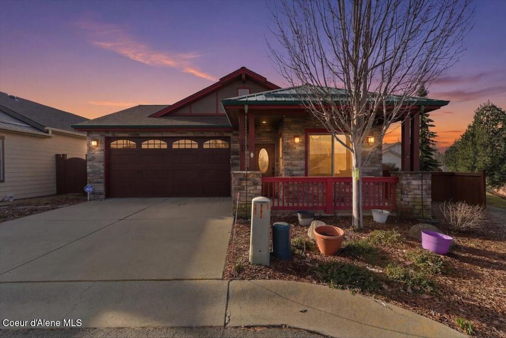 Photo of 962 Waterloo Ln, Coeur dAlene, ID 83815 (MLS # 26-2400)