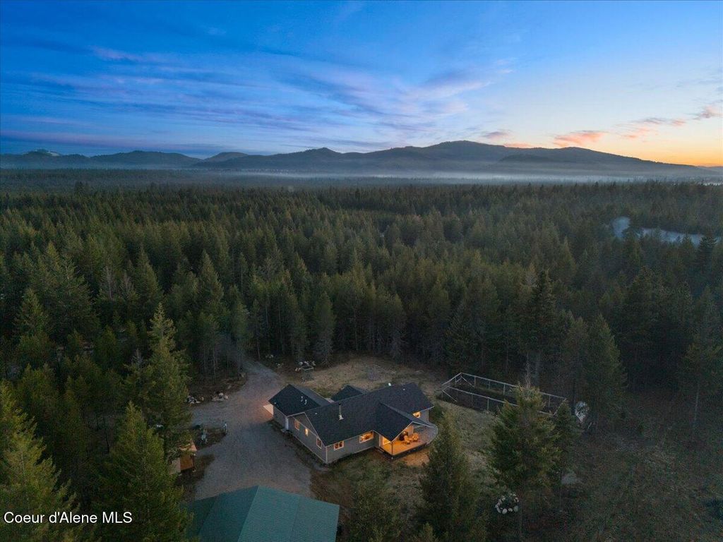Photo of 517 Songbird Way, Spirit Lake, ID 83869 (MLS # 26-3188)