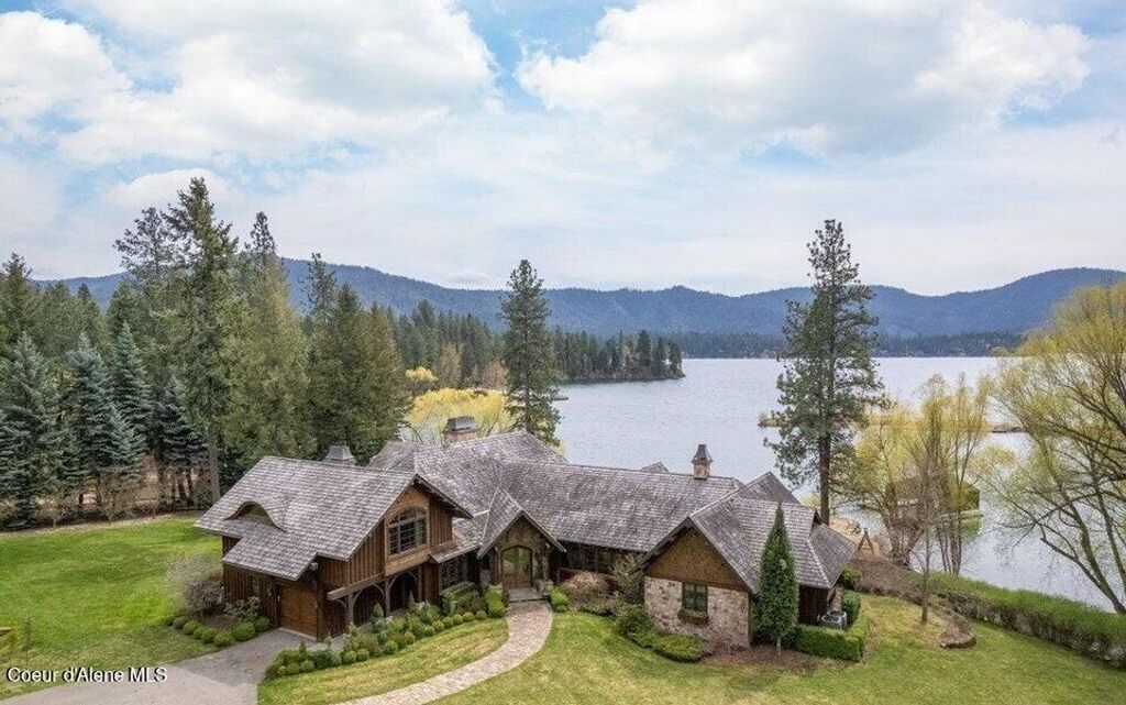 Photo of 7566 Gem Shores Shores, Hayden, ID 83835 (MLS # 25-4214)