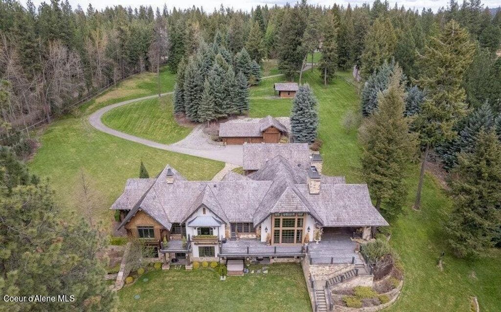 Photo of 7566 Gem Shores Shores, Hayden, ID 83835 (MLS # 25-4214)