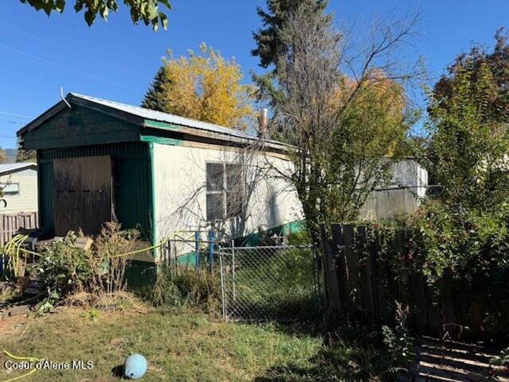 Photo of 601 5th St, Oldtown, ID 83822 (MLS # 25-10130)