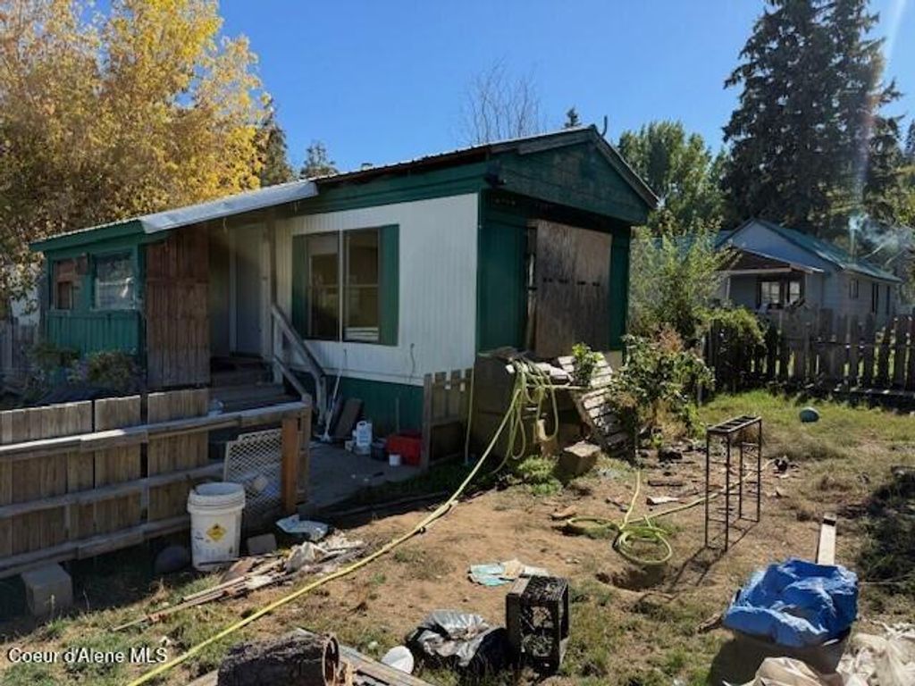 Photo of 601 5th St, Oldtown, ID 83822 (MLS # 25-10130)