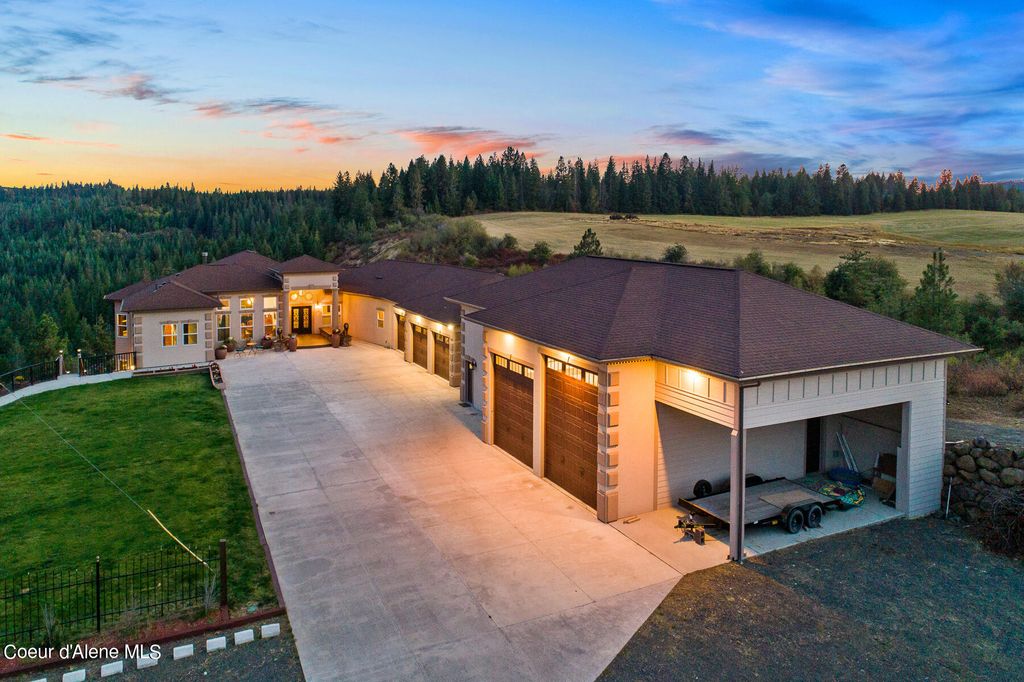 Photo of 12474 ROCKFORD BAY Rd, Coeur dAlene, ID 83814 (MLS # 25-665)