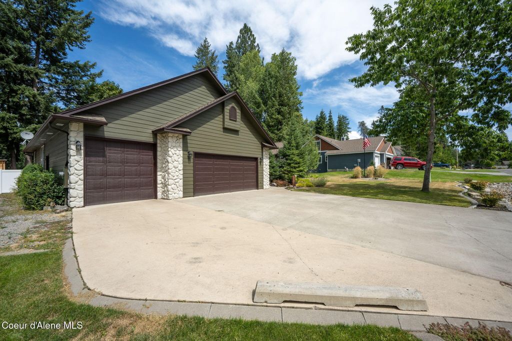Photo of 1361 WESTDALE Dr, Hayden, ID 83835 (MLS # 25-2025)