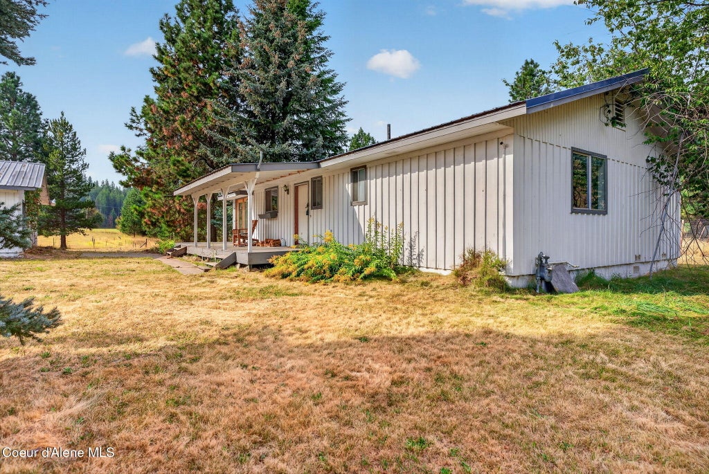 Photo of 76 Tower RD, Naples, ID 83847 (MLS # 26-8881)