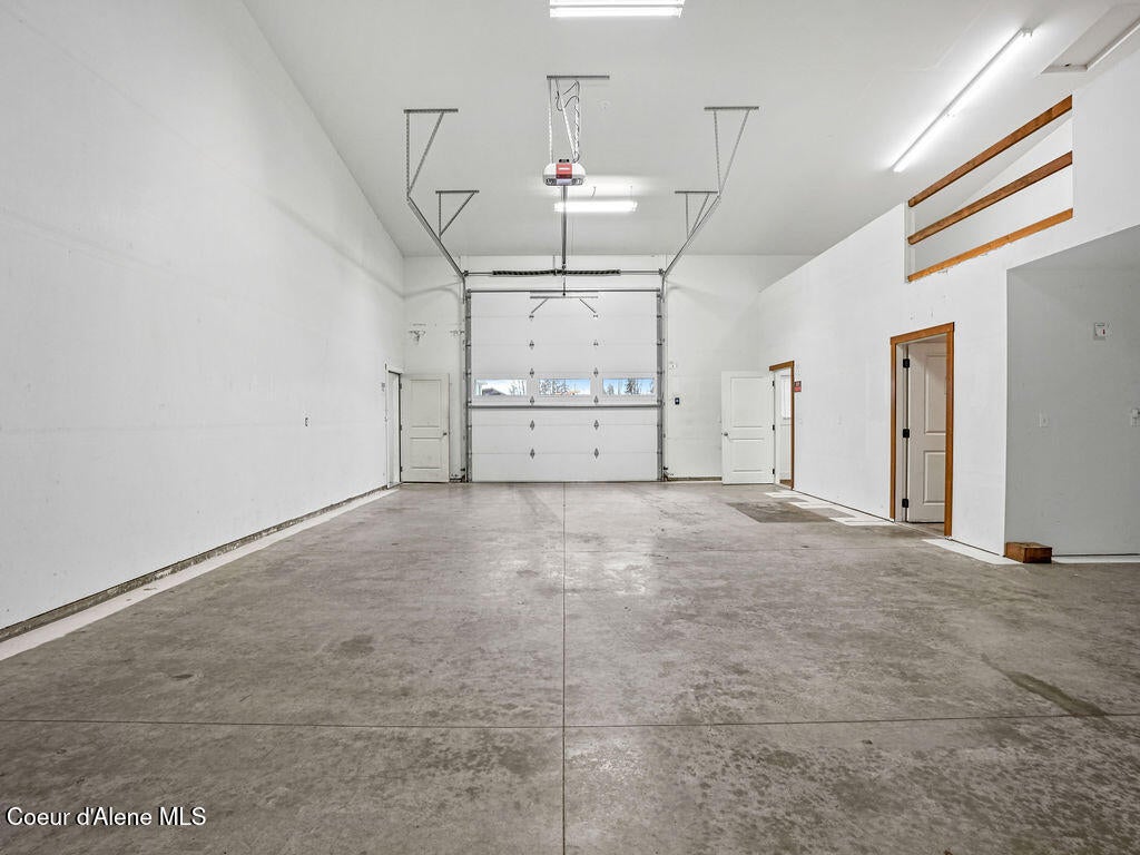 Photo of 300 Vermeer Dr, Ponderay, ID 83852 (MLS # 26-9045)