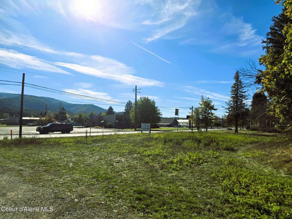 Photo of 124 Albeni, Priest River, ID 83856 (MLS # 25-10160)