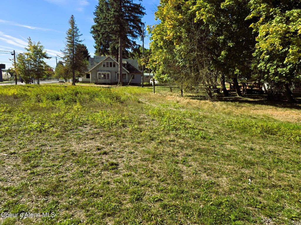 Photo of 124 Albeni, Priest River, ID 83856 (MLS # 25-10160)