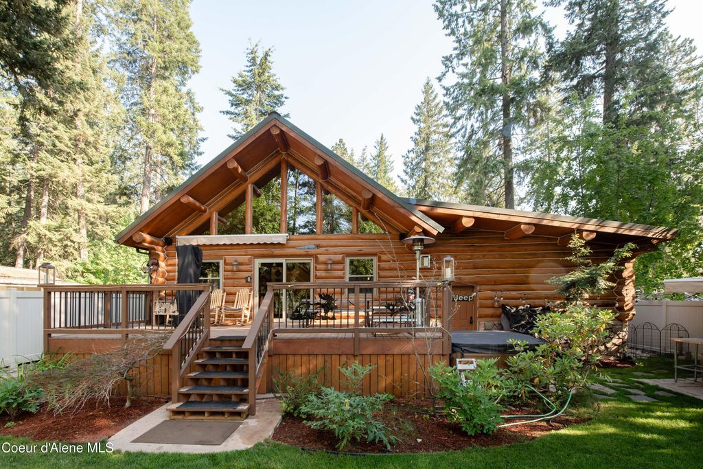 Photo of 28 Creekside Ln, Hope, ID 83836 (MLS # 26-2315)