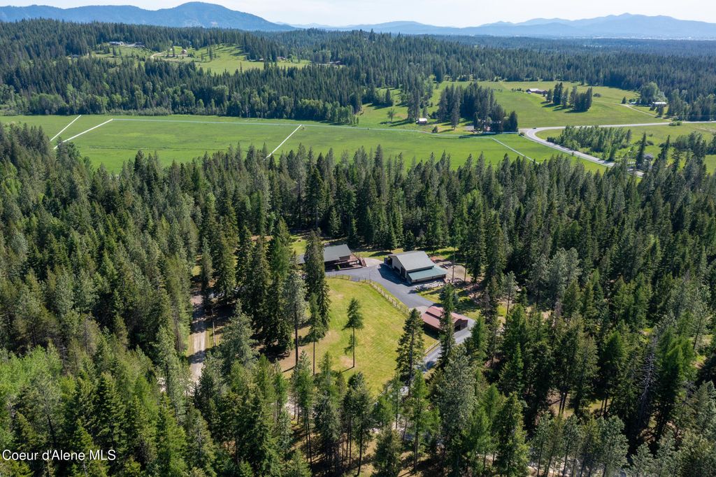 Photo of 4684 WILDLIFE Trl, Hayden, ID 83835 (MLS # 25-5533)