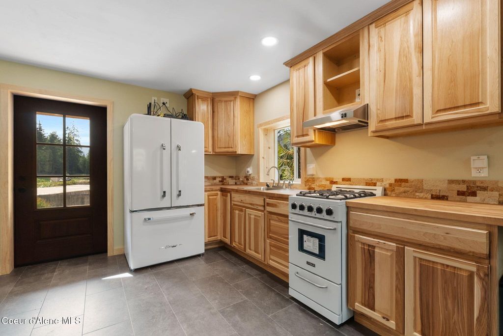 Photo of 452 Ruby Creek Creek, Naples, ID 83847 (MLS # 25-9474)