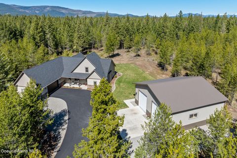 Photo of 545 Peacock Ln, Spirit Lake, ID 83869 (MLS # 26-3212)