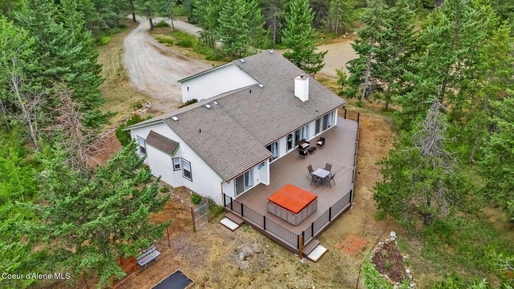 Photo of 8785 COEUR D ALENE Dr, Spirit Lake, ID 83869 (MLS # 25-7654)