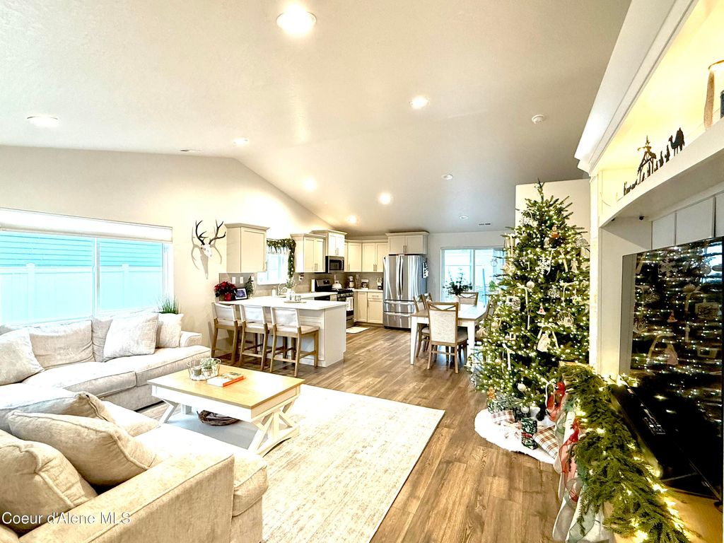 Photo of 6089 Theismann Rd, Rathdrum, ID 83858 (MLS # 25-11438)