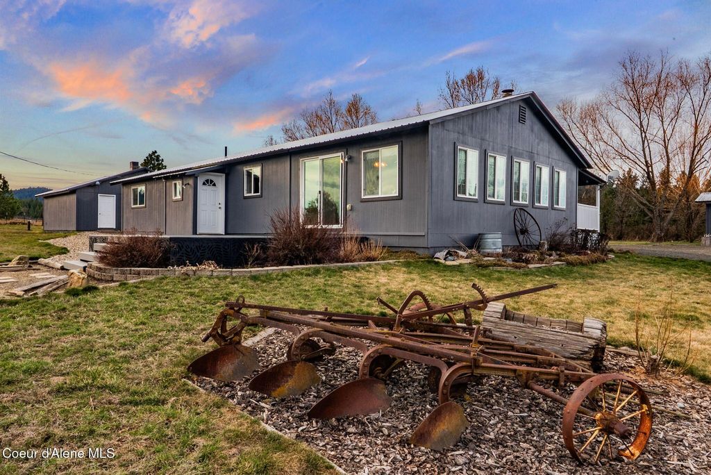 Photo of 331 15th St, Plummer, ID 83851 (MLS # 26-1889)