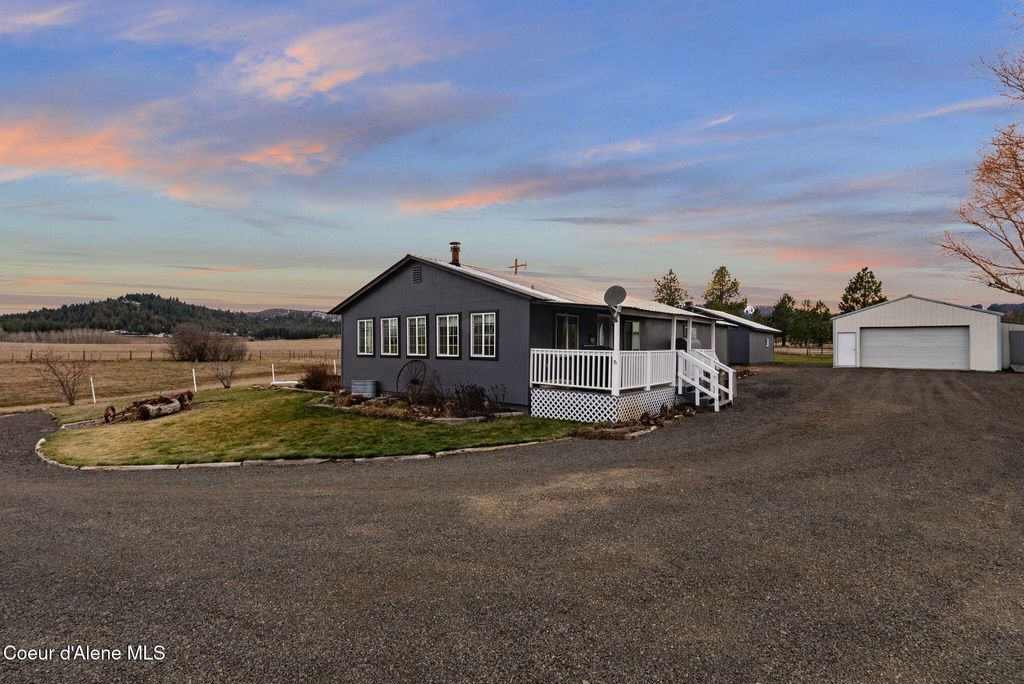 Photo of 331 15th St, Plummer, ID 83851 (MLS # 26-1889)