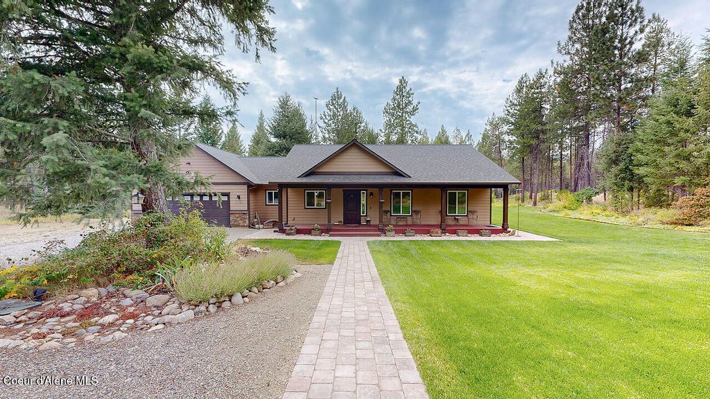 Photo of 68 Outback Ridge Ridge, Spirit Lake, ID 83869 (MLS # 25-8334)