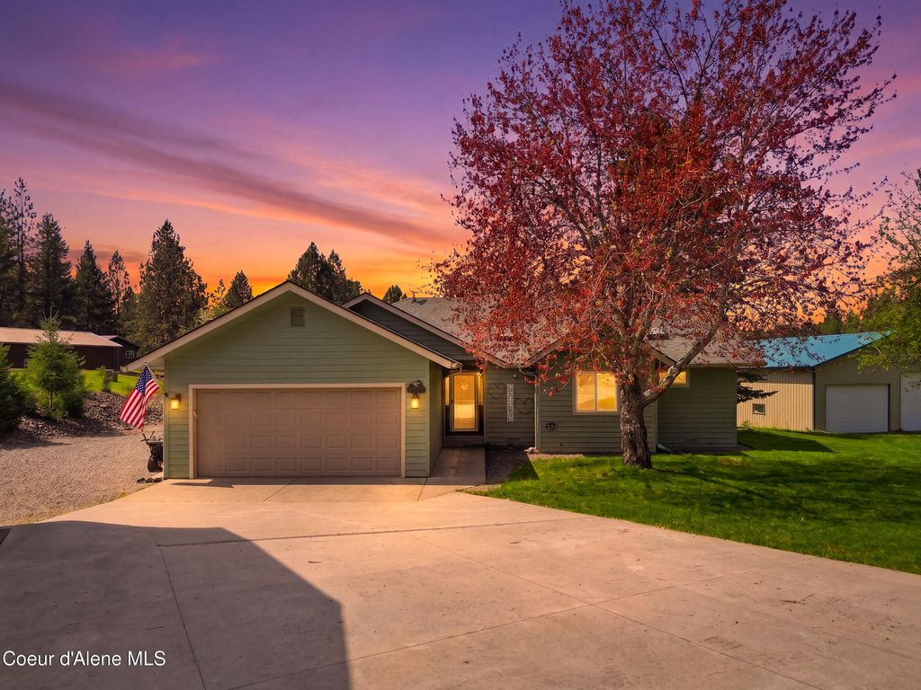 Photo of 14189 Sunset Shores Shores, Harrison, ID 83833 (MLS # 26-3839)