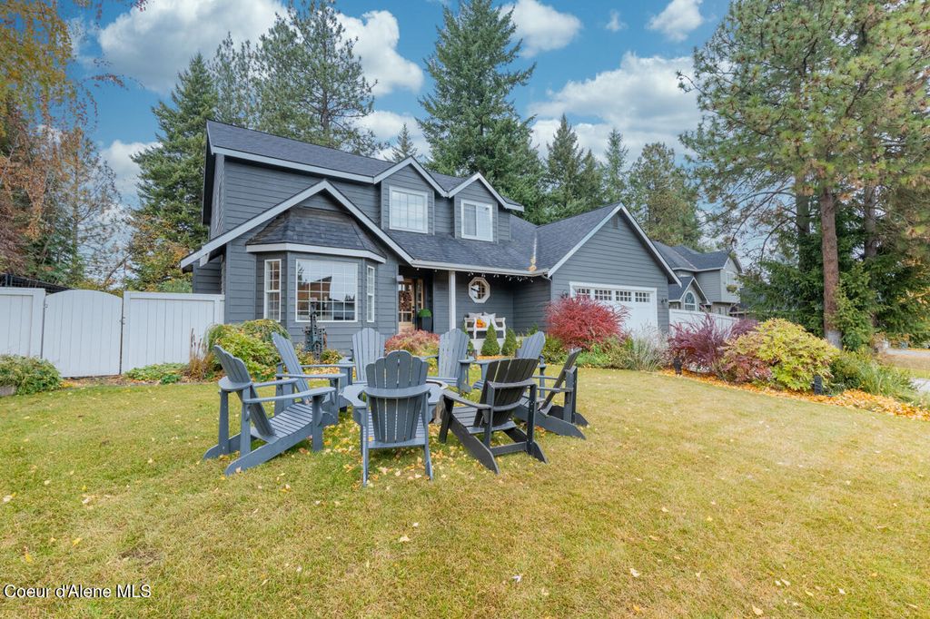 Photo of 8323 TARTAN Dr, Hayden, ID 83835 (MLS # 25-10094)