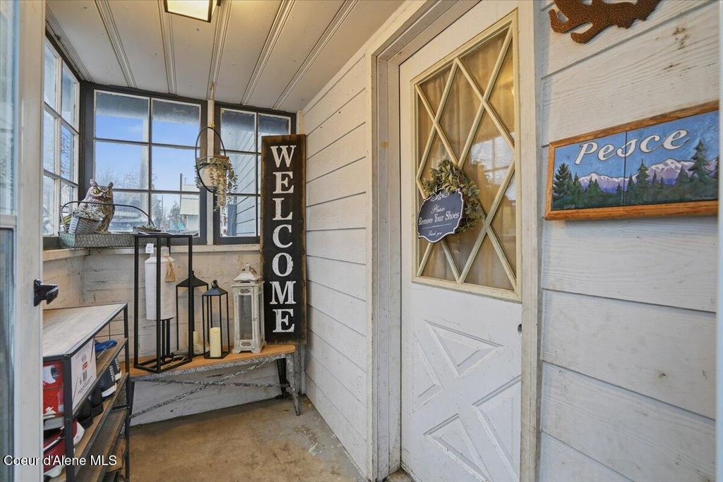 Photo of 215 Forest Ave, Sandpoint, ID 83864 (MLS # 26-727)