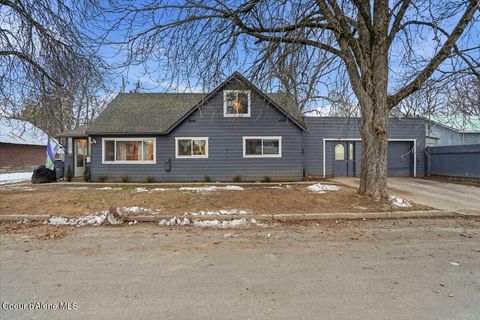 Photo of 215 Forest Ave, Sandpoint, ID 83864 (MLS # 26-727)