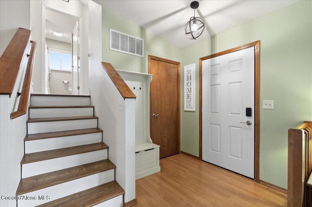 Photo of 865 Parkhurst Ct, Coeur dAlene, ID 83815 (MLS # 26-3108)