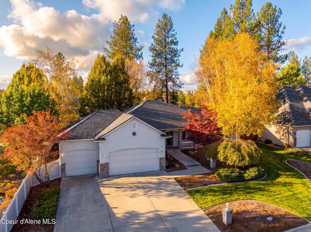 Photo of 15925 PINEVIEW RD, Spokane, WA 99208 (MLS # 26-10474)
