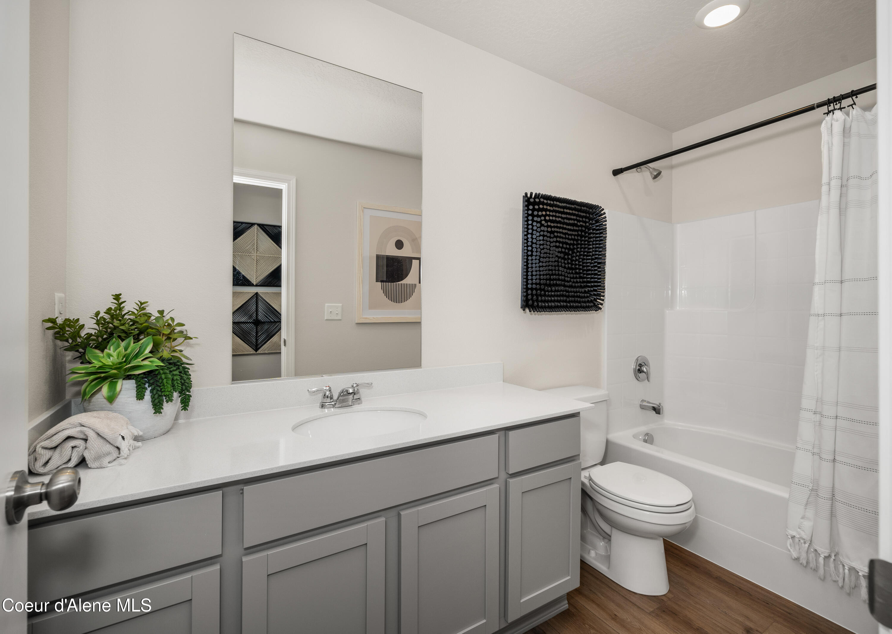 Hayden, Idaho 83835, United States, 4 Bedrooms Bedrooms, ,3 BathroomsBathrooms,Residential,Active,78541