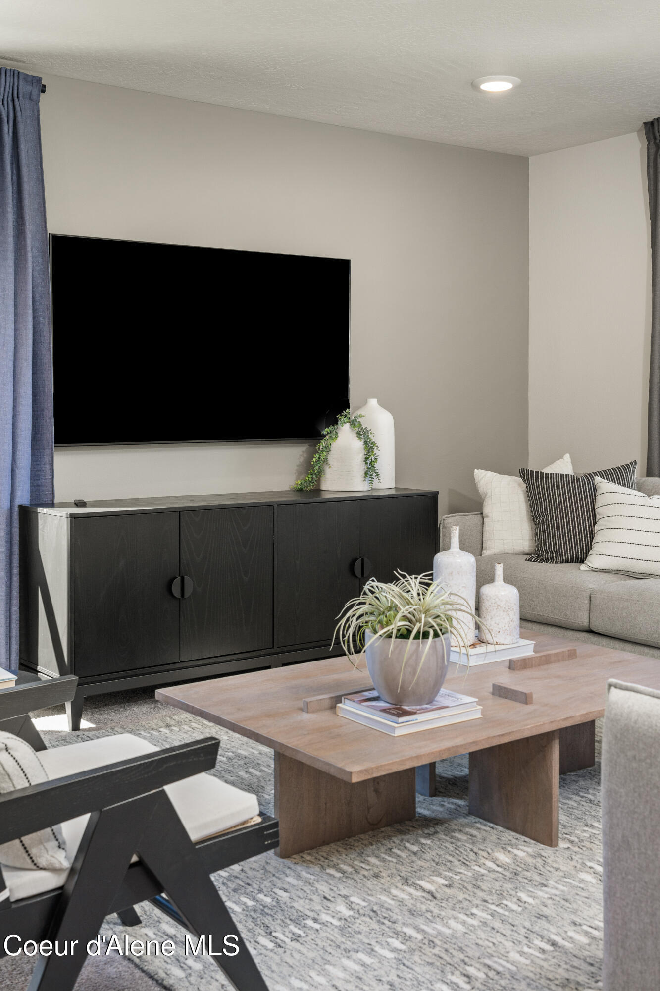 Hayden, Idaho 83835, United States, 4 Bedrooms Bedrooms, ,3 BathroomsBathrooms,Residential,Active,78541