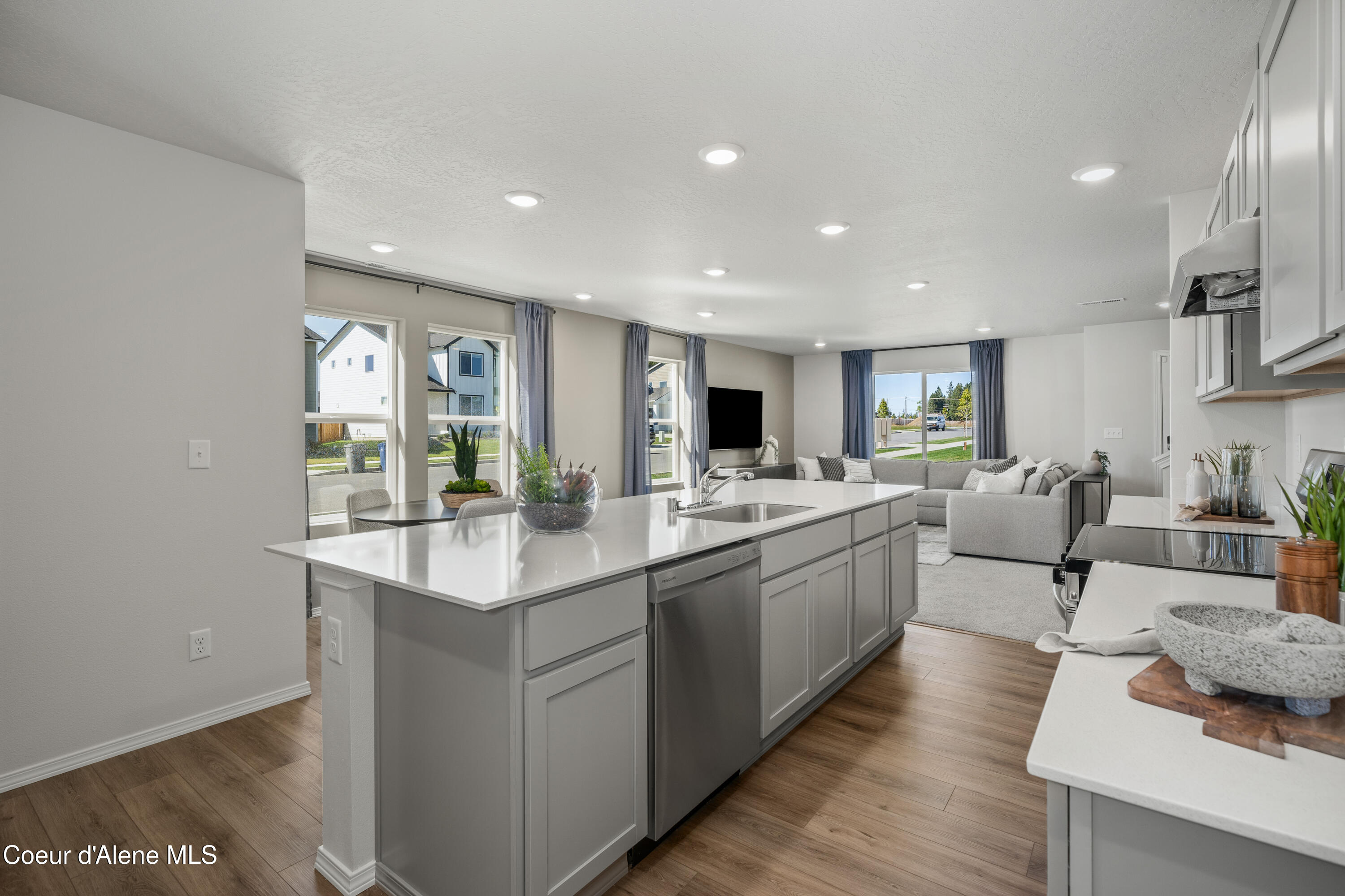 Hayden, Idaho 83835, United States, 4 Bedrooms Bedrooms, ,3 BathroomsBathrooms,Residential,Active,78541