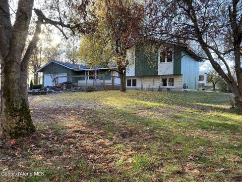 Photo of 27603 Cottonwood Rd, Chattaroy, WA 99003 (MLS # 25-10871)
