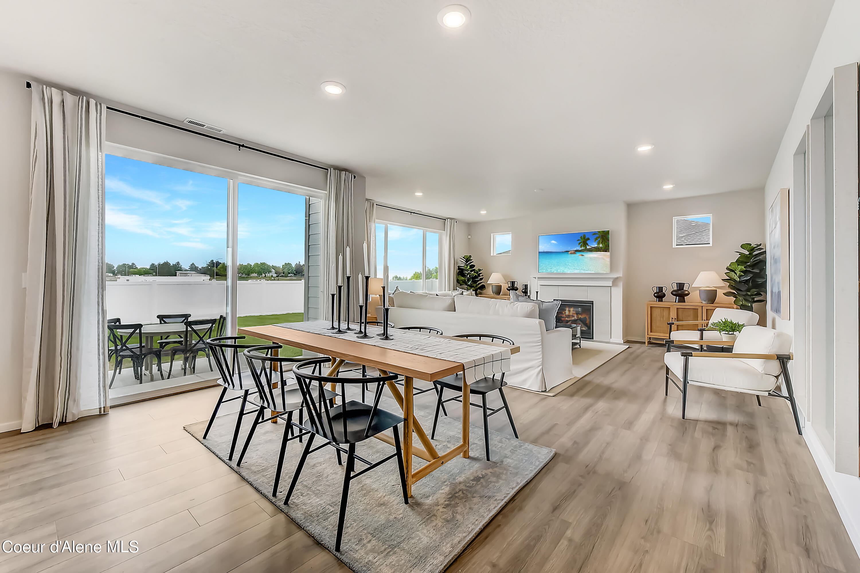 Hayden, Idaho 83835, United States, 4 Bedrooms Bedrooms, ,3 BathroomsBathrooms,Residential,Pending,60295