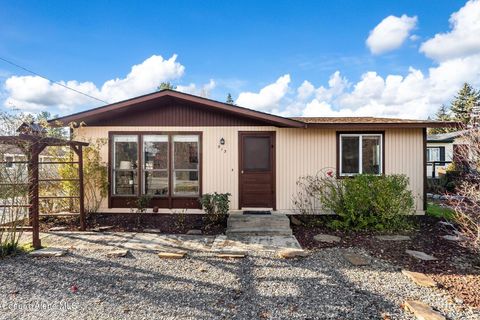 Photo of 513 Division Ave, Sandpoint, ID 83864 (MLS # 25-11126)