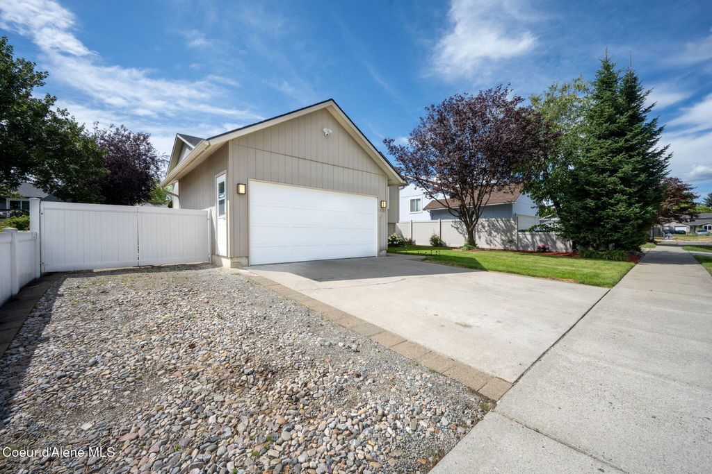 Photo of 4123 PLAYER Dr, Coeur dAlene, ID 83815 (MLS # 25-8290)