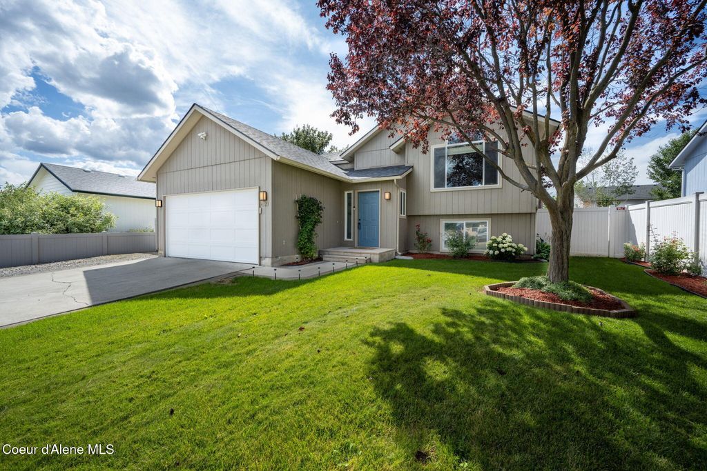 Photo of 4123 PLAYER Dr, Coeur dAlene, ID 83815 (MLS # 25-8290)