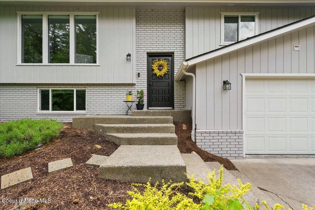Photo of 2388 Lookout DR, Coeur dAlene, ID 83815 (MLS # 26-4956)