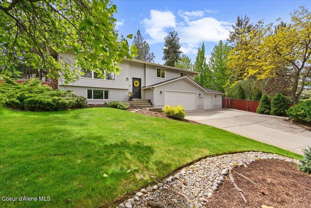 Photo of 2388 Lookout DR, Coeur dAlene, ID 83815 (MLS # 26-4956)