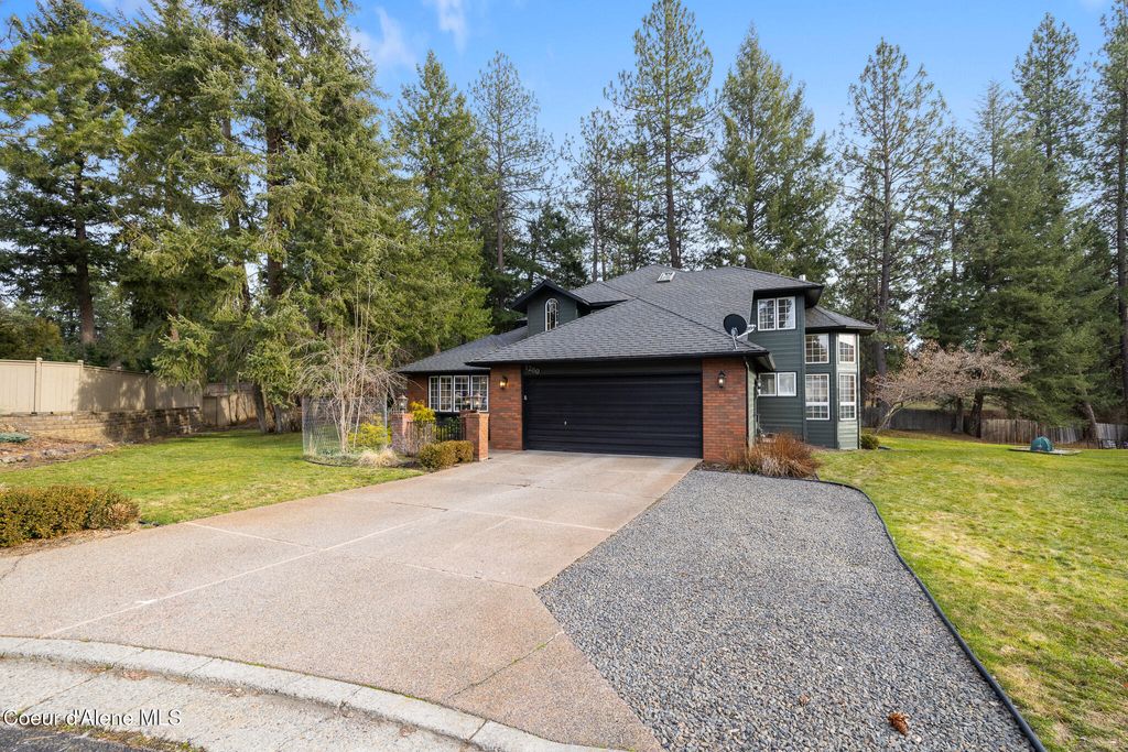 Photo of 1280 Glenmore Ct, Hayden, ID 83835 (MLS # 26-1354)