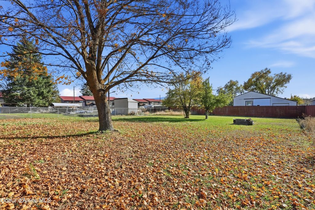 Photo of 13312 Rockwell Ave, Spokane Valley, WA 99216 (MLS # 25-10984)