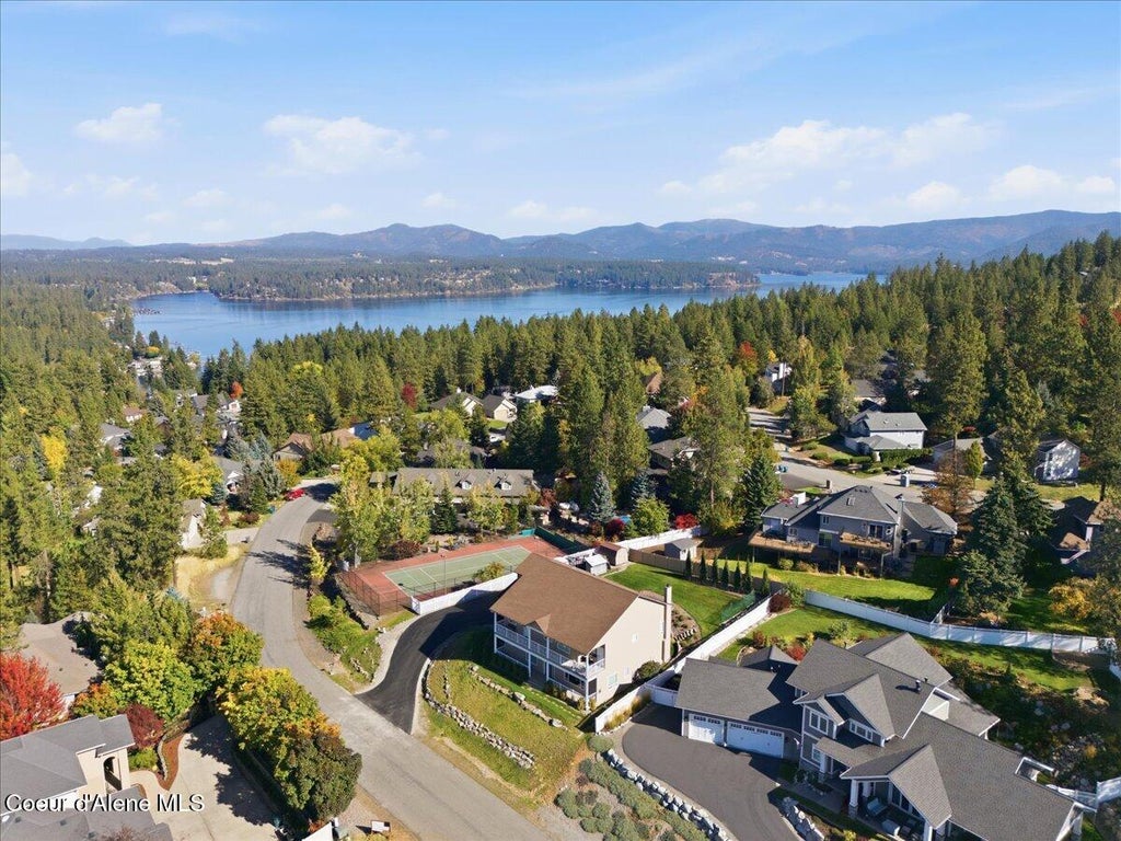 Photo of 2010 Grandview Dr, Coeur dAlene, ID 83815 (MLS # 26-10652)