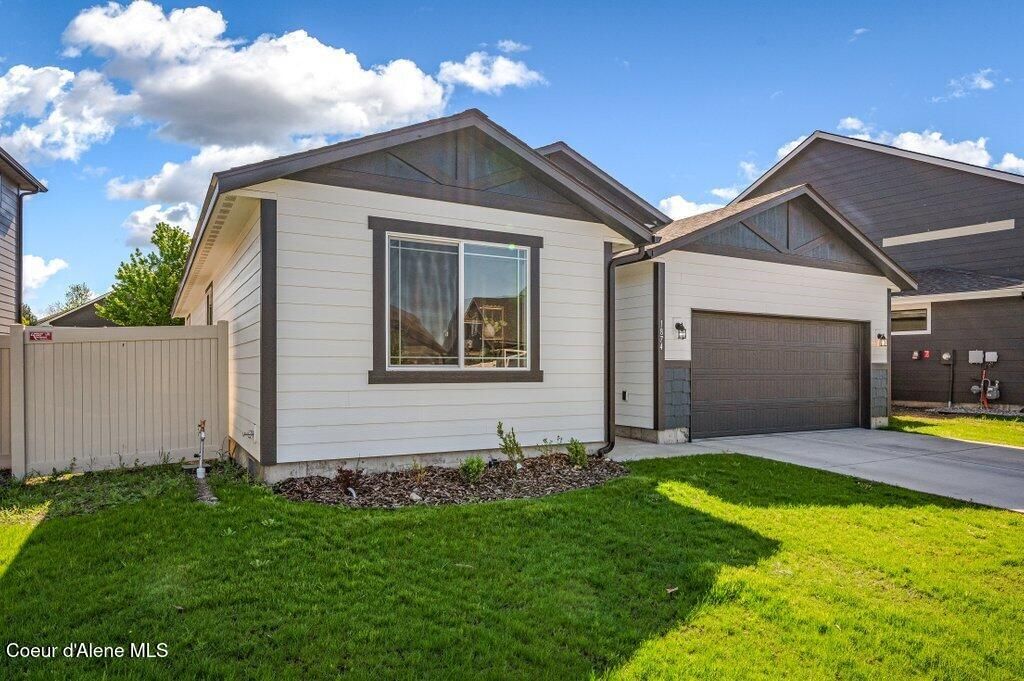 Photo of 1874 Wollaston Dr, Post Falls, ID 83854 (MLS # 26-4735)
